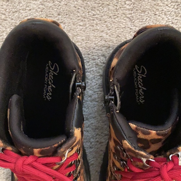Sketchers Leopard Boots - Picture 3 of 5